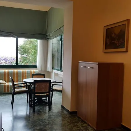 Ξενοδοχείο με διαμερίσματα Palm 3*