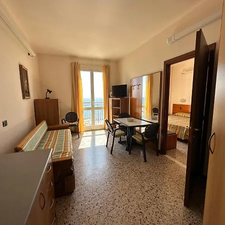 Palm Ξενοδοχείο με διαμερίσματα Ντιάνο Μαρίνα