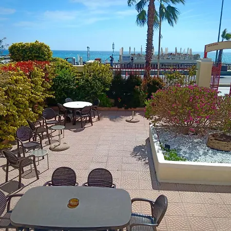 Palm 아파트호텔