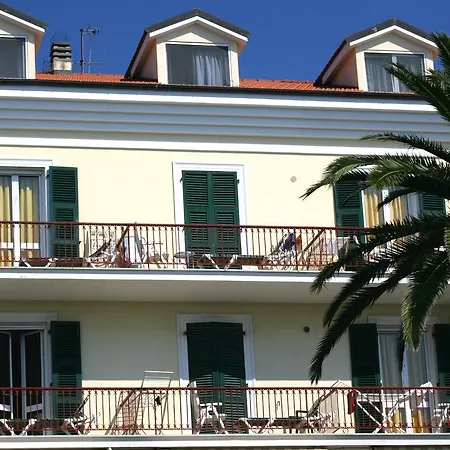 Hotel apartamentowy Palm 3*