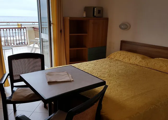 Palm 3* Diano Marina